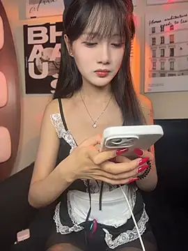 xiaoxiao1001 (F teen) - 摘胸贴带乳夹抖奶