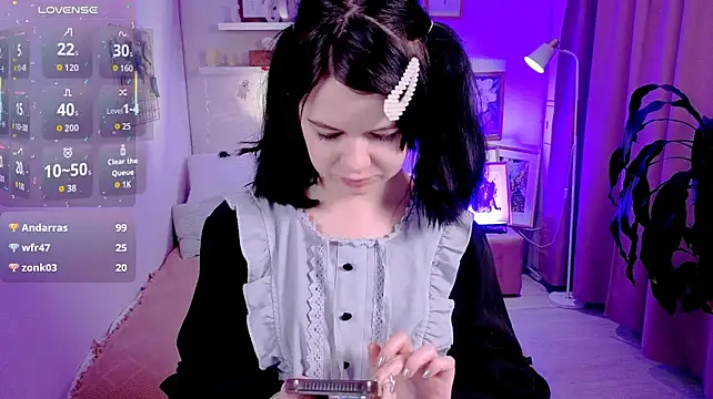 Lil_Amelie live cam on StripChat
