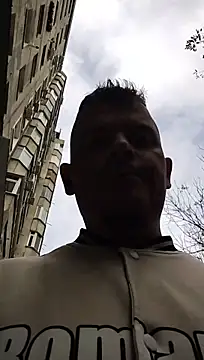 cucuredred (Ask my age) - Video