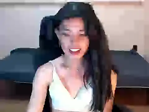 uralexaxxx live cam on StripChat