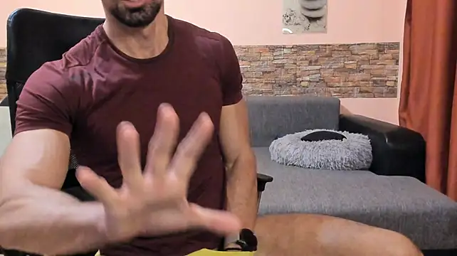 HotHunkTrainer live sex cam