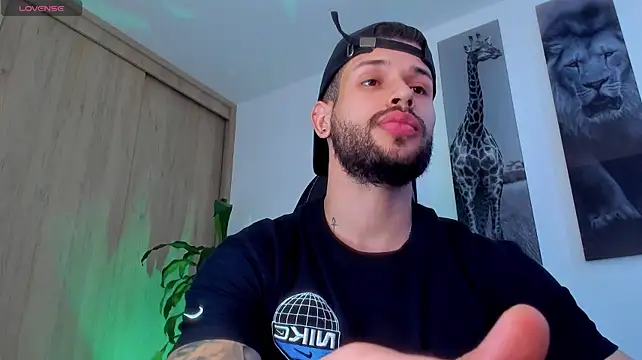 Santos_ramirez1 live cam on StripChat