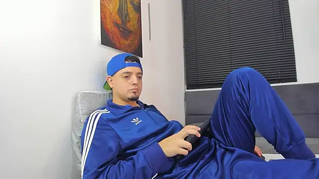 alejandro_calderon1 live cam on StripChat