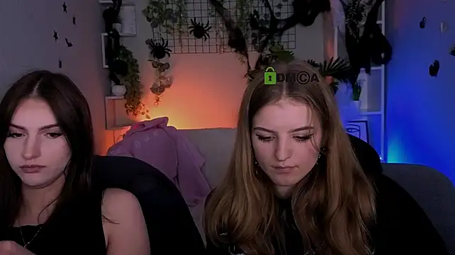 lisa_dark_ webcam