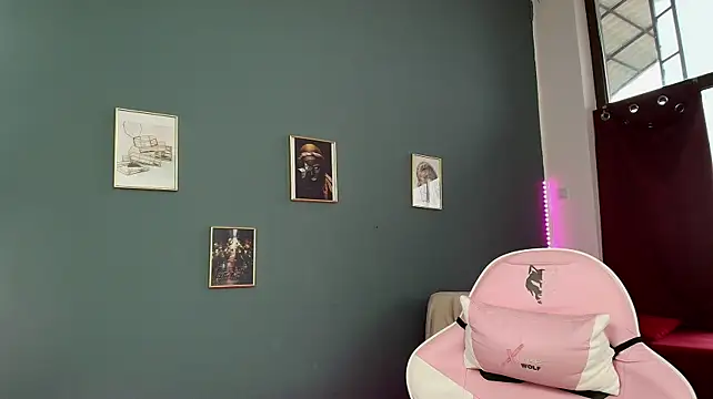 GlowingBlondie