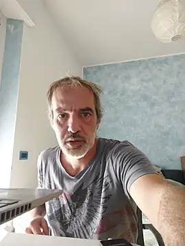 Marcolino183 live cam on StripChat
