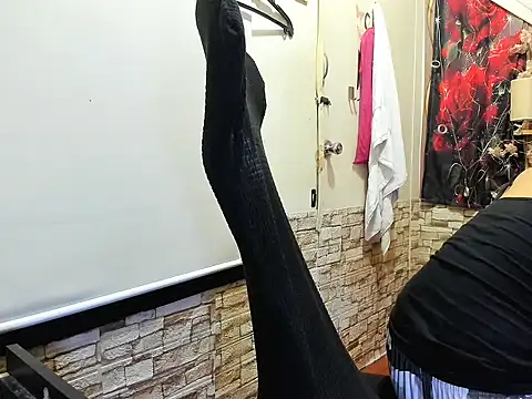 manilafoxts live cam on StripChat