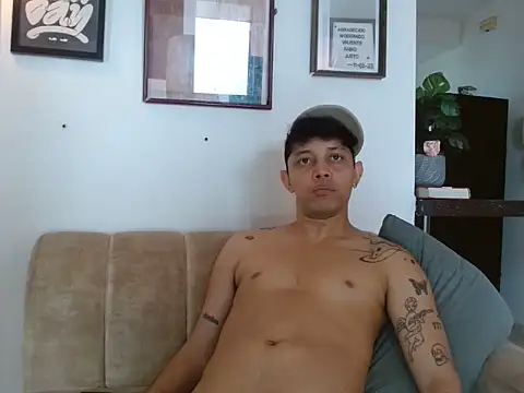tonysexyboy live cam on StripChat