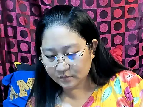CHUBBY-CHULALAT live cam on StripChat