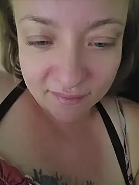 julimonroe live cam on StripChat
