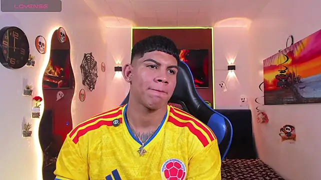 damian_latinxxx (M young) - 🔥✦Hi, I want to see your cock.🔥✦