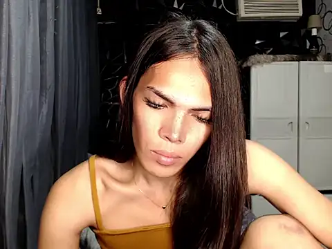 GORGEOUS_CARMEE live cam on StripChat