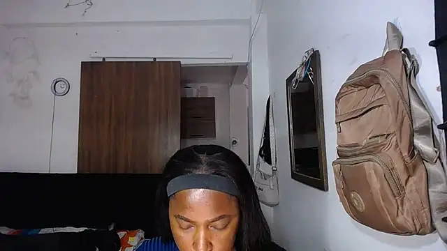 yselahot live cam on StripChat
