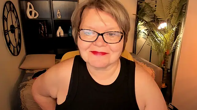 Shannonshine live cam on StripChat
