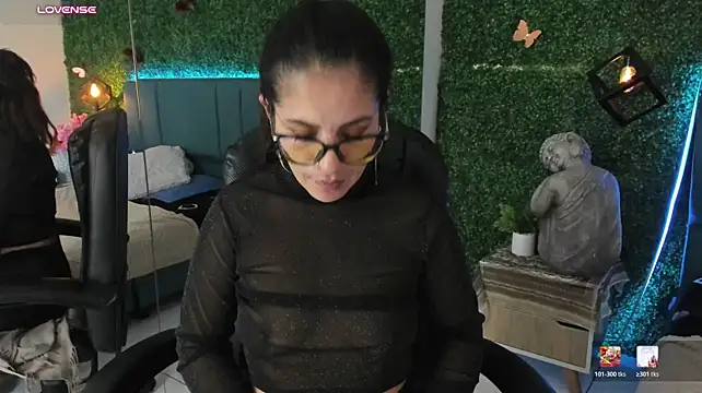 Linagh_ live cam on StripChat