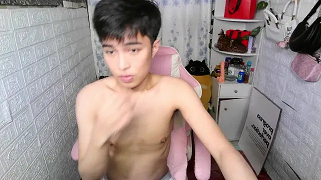_peachyboyyy