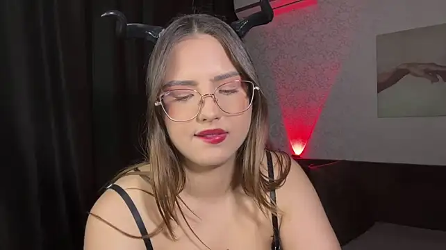 Mina_Aston