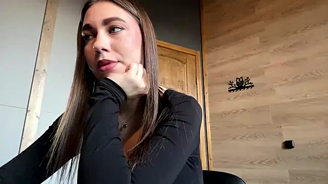 LucreciaBehling live cam on StripChat