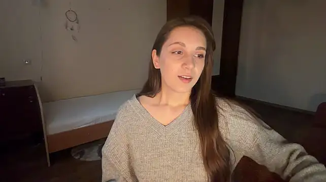 cortneymontaluo (F young) - show the collarbone