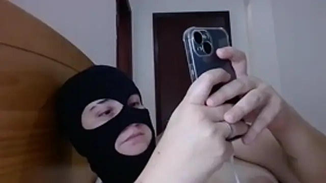lindasexy29 live cam on StripChat