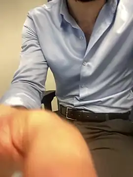 speddy34 (M young) - Office show dick