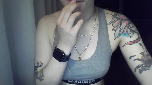 LeaWetGirl live cam on StripChat