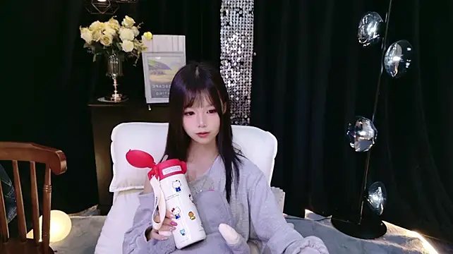 Nuo-Nuo-111 live cam on StripChat