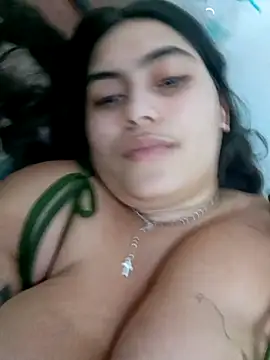 xandra252 live cam on StripChat