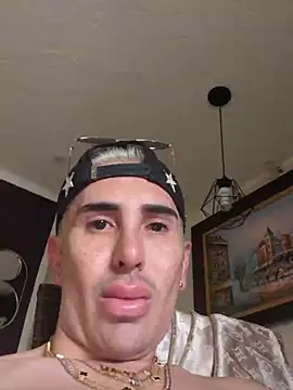 LucioFer11 live webcam