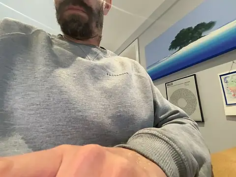 Luckyenglishmanx live cam on StripChat