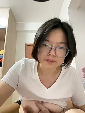 suning668 live cam on StripChat