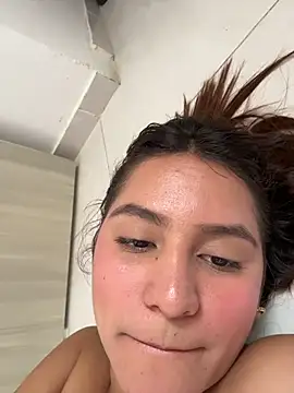 ViankaRose live sex cam