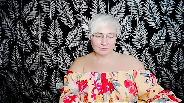 Olivia_playful webcam