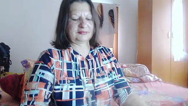 ExtasyMature live cam on StripChat