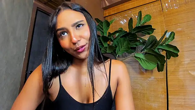 Victoria_Gonzalez live cam on StripChat