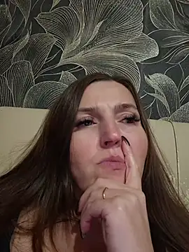 MilaMature live cam on StripChat