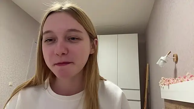 DiaThornley live cam on StripChat