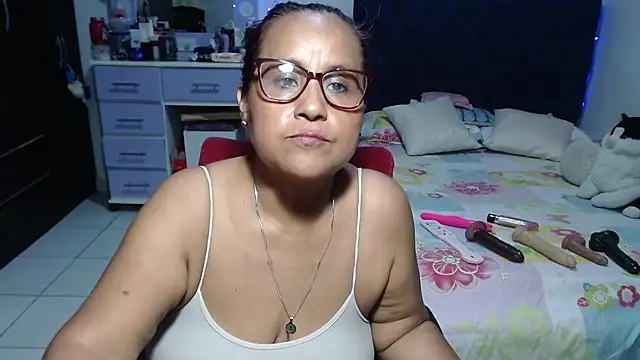 pervert_mommy_ live cam on StripChat