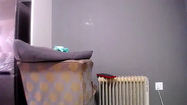 Lelety79 live cam on StripChat