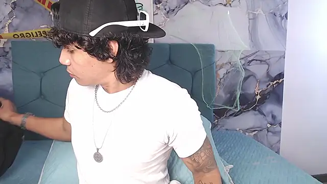 MaximilianRoth live cam on StripChat