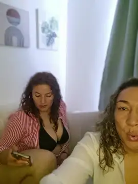 kitty_84 live cam on StripChat