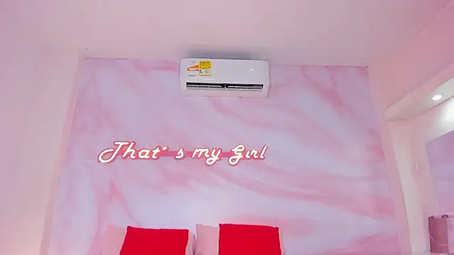 Rubii_Cutee live cam on StripChat