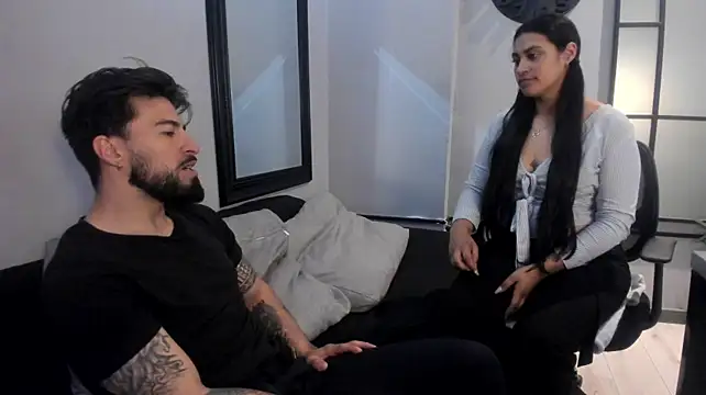 liam_and_alma live cam on StripChat