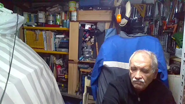 nonnomaturobisex's live room