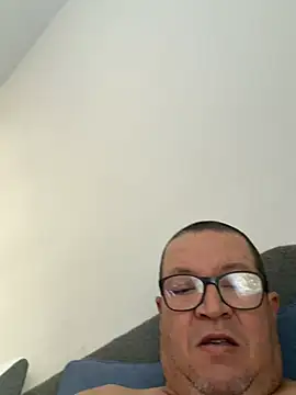 genalo50 live cam on StripChat