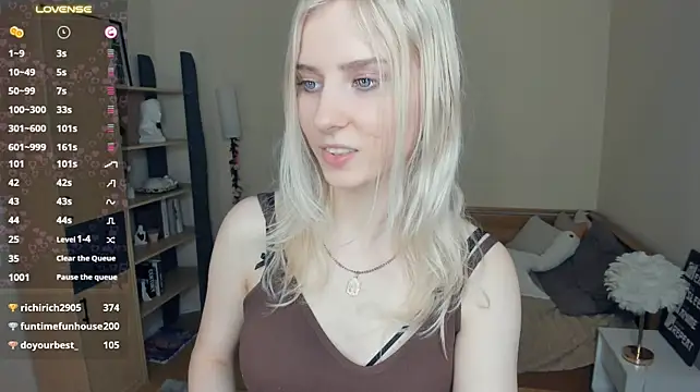 LaynePingitore live cam on StripChat