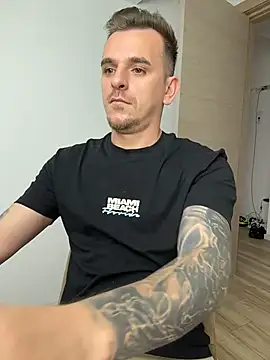 Huge_cock22cm live cam on StripChat