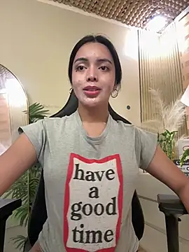 TS-SimplyTheBest live cam on StripChat