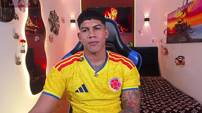 Damian_latinxxx live cam on StripChat