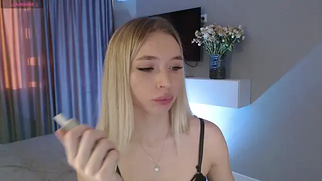 Emily_Hartt